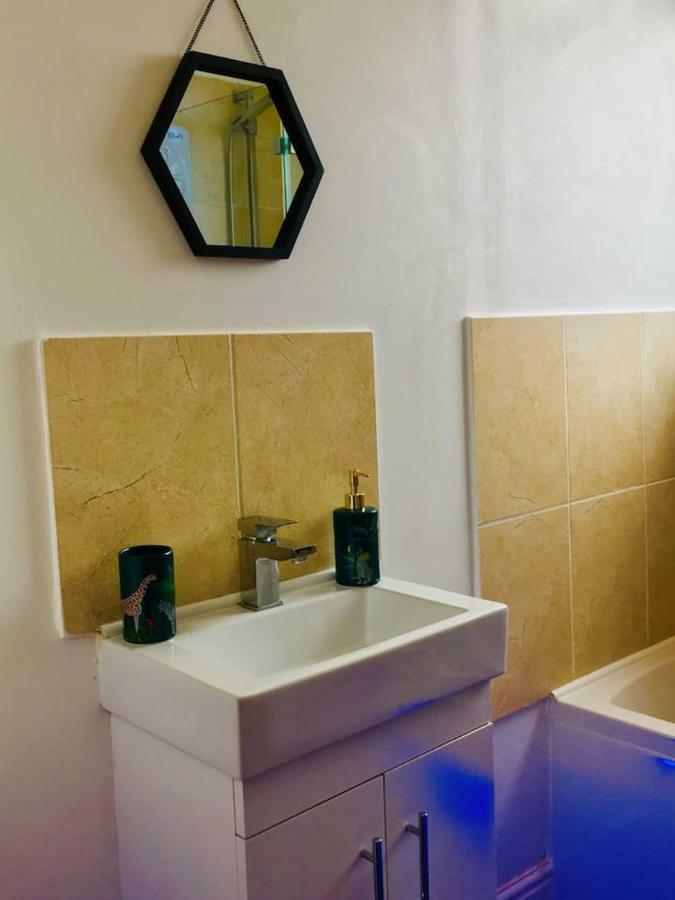 הייסטינגס Spacious Apartment In The Heart Of St Leonards מראה חיצוני תמונה